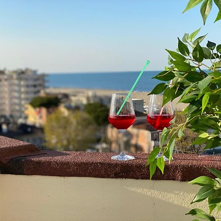 Hotel Jumbo Римини Екстериор снимка