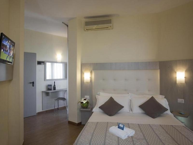 Hotel Jumbo Римини Екстериор снимка