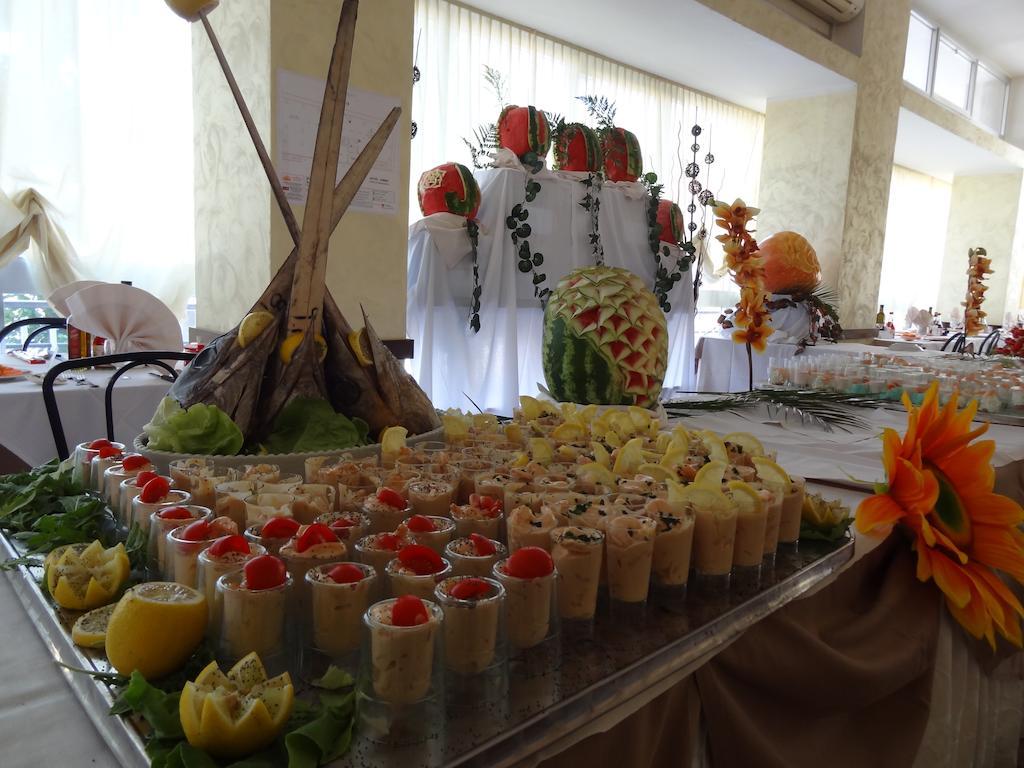 Hotel Jumbo Римини Екстериор снимка